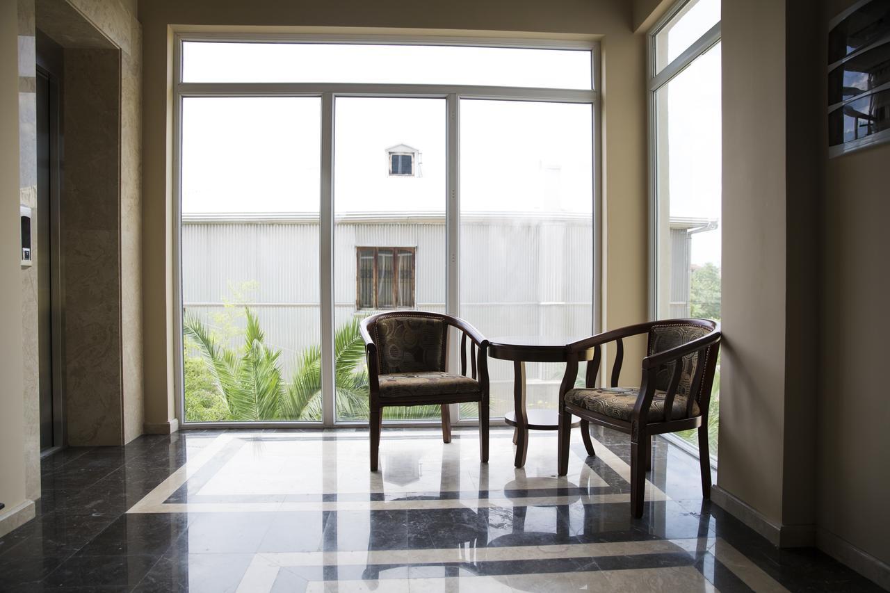 Hotel Maria Batoumi Extérieur photo