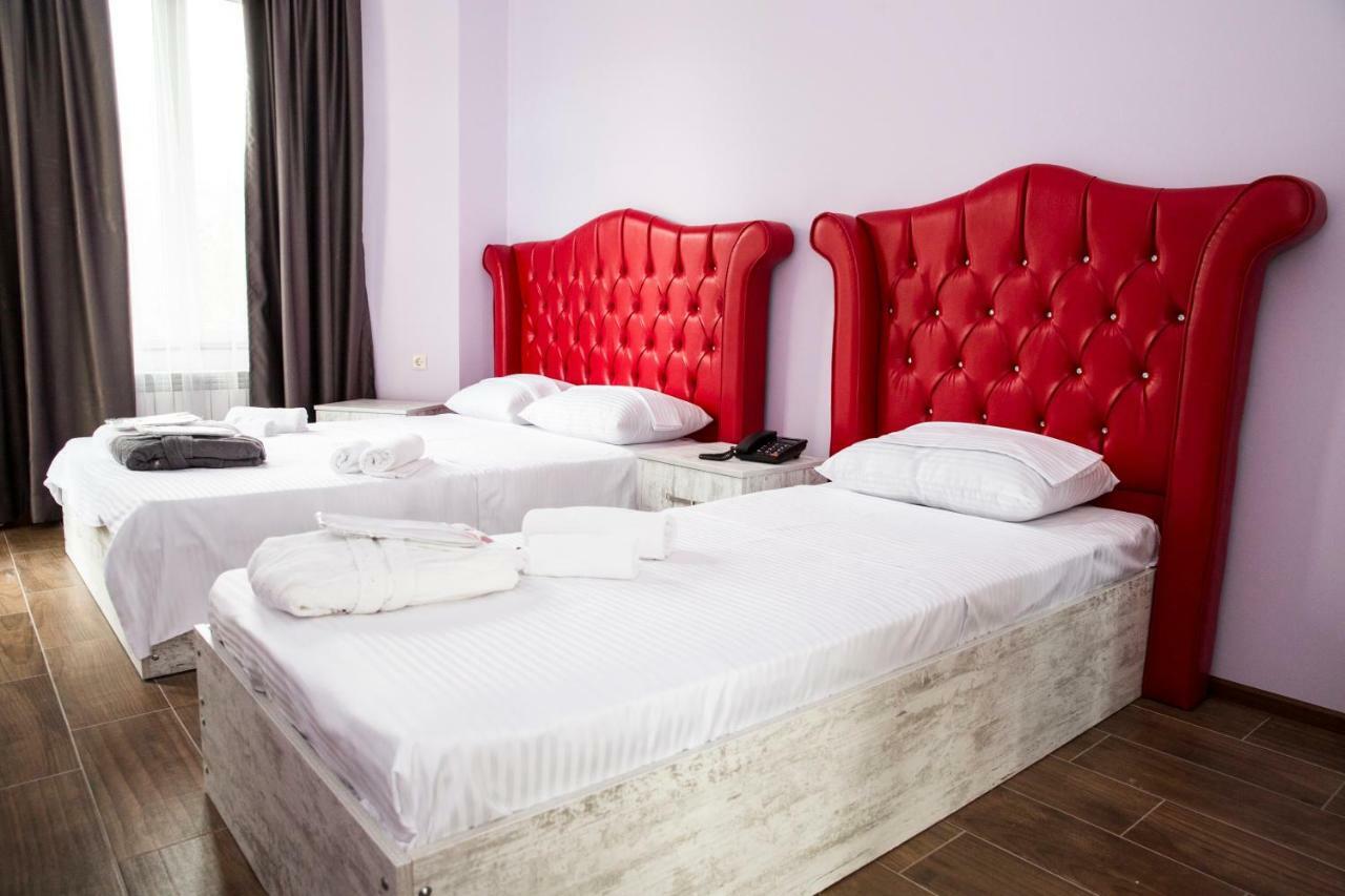 Hotel Maria Batoumi Extérieur photo