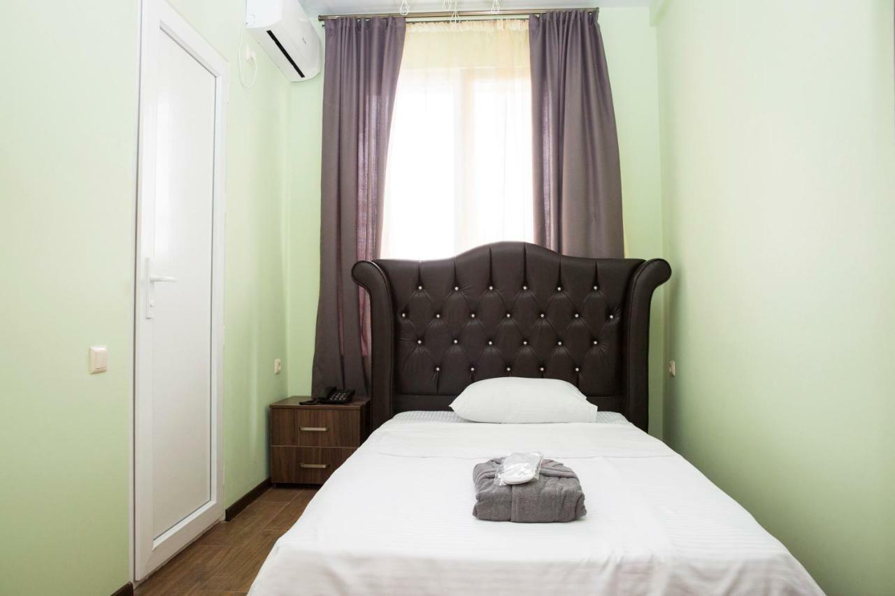 Hotel Maria Batoumi Extérieur photo